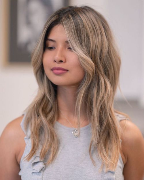 Long Bronde Balayage Hair with Waves