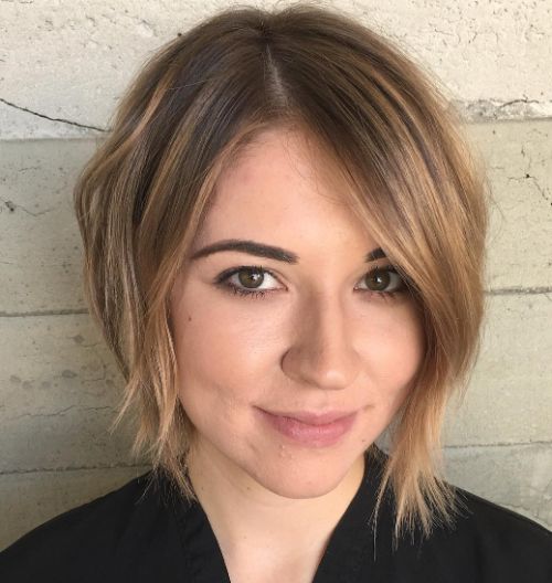 Asymmetrical Short Hair for a Round Face