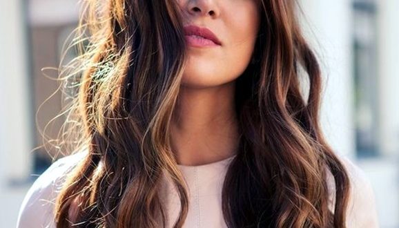 Which Haircut Is The Best For Long Wavy Hair?