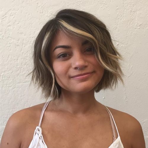 Short Bob Hairstyle for a Round Face and Thin Hair