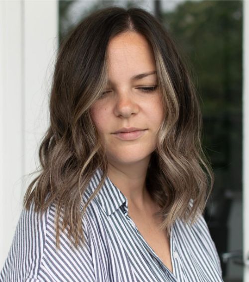 Shoulder-Length Wavy Cut for Thin Hair