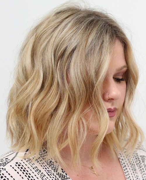 Flirty Blonde Lob with Loose Waves