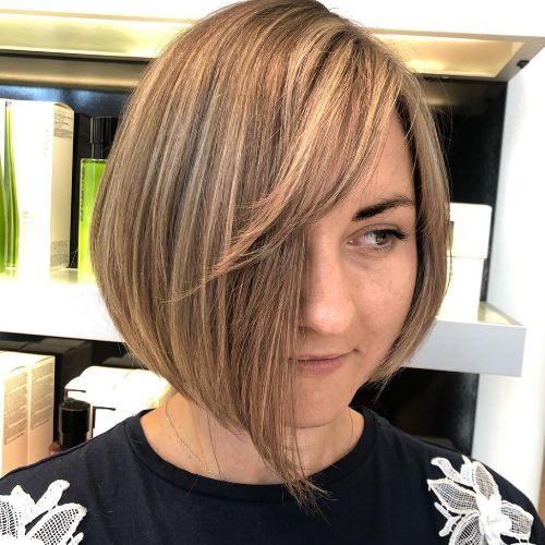 Slimming Asymmetrical Bob with Side Bangs