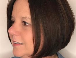 40 Astonishing Haircuts for Women over 50 with a Round Face
